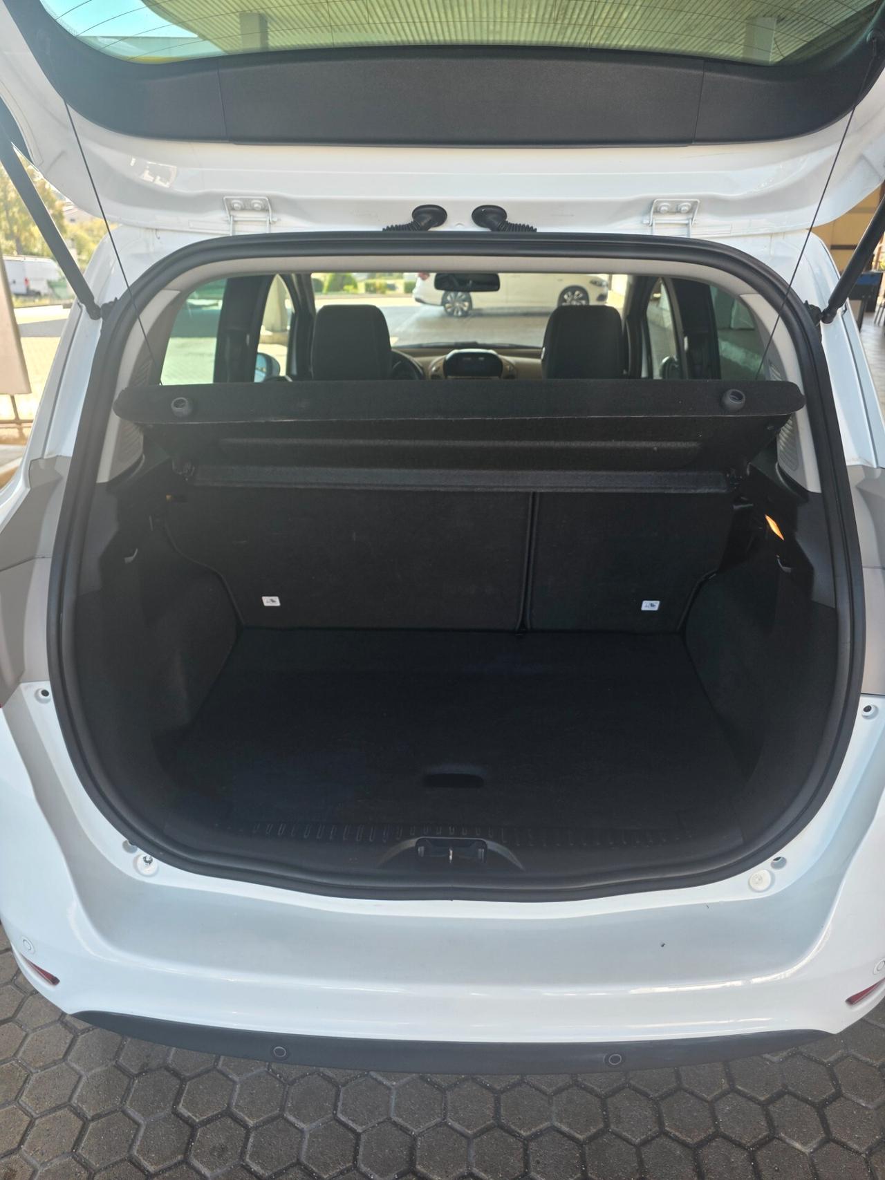 Ford B-Max Neo patentati Titanium