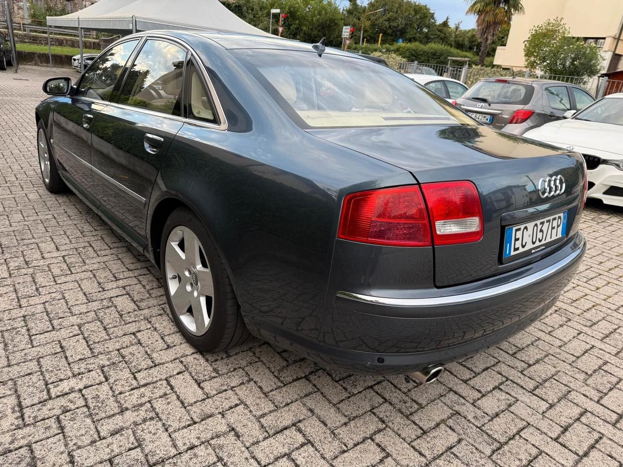 Audi A8 4.2 V8 quattro tiptronic