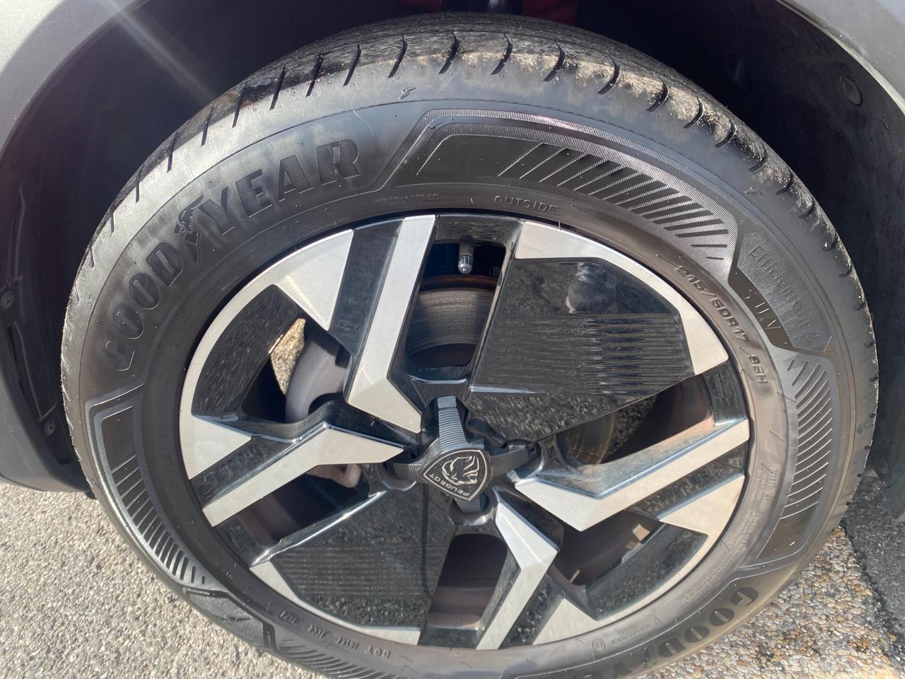 PEUGEOT 2008 1.2 Puretech 100Cv s&s ALLURE