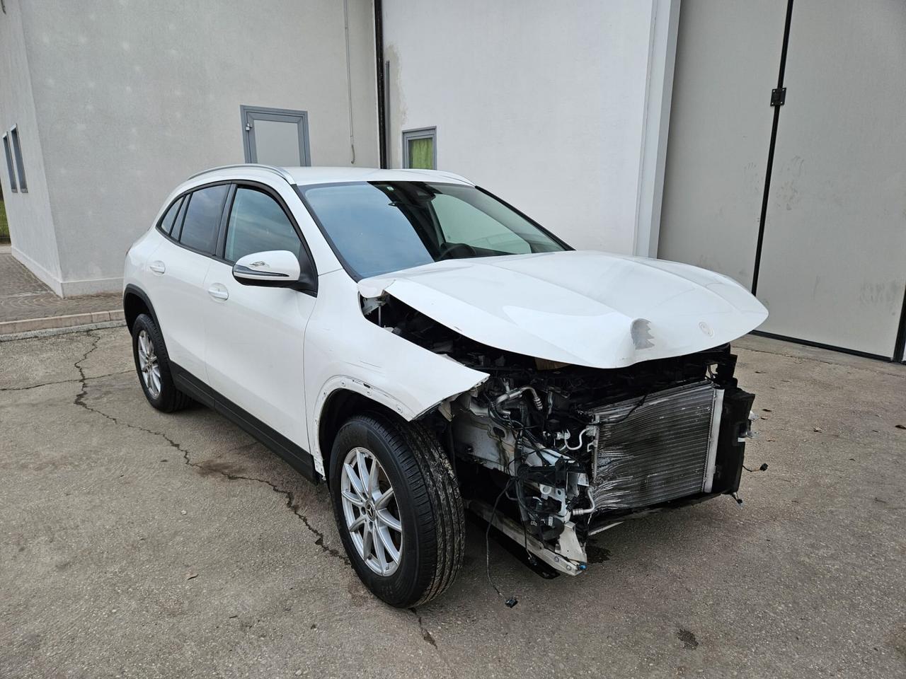 Mercedes-Benz GLA 180 d Business auto