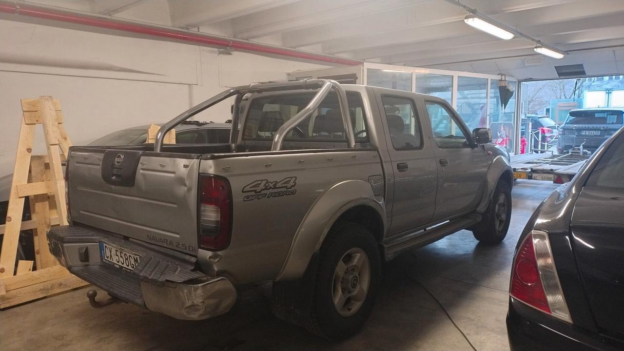 Nissan Pick Up Pick-up 2.5 TD 4 porte Double Cab Navara