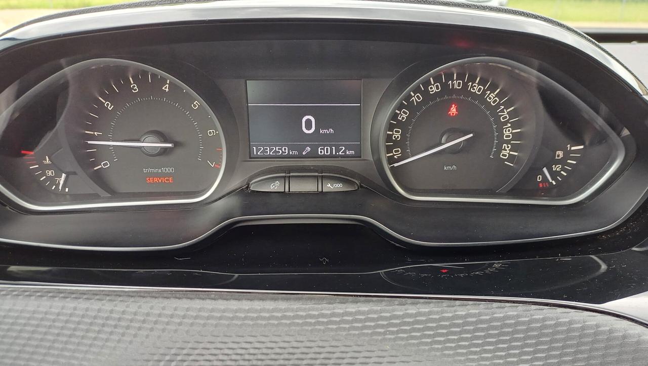 Peugeot 208 PureTech 82 5 porte Allure