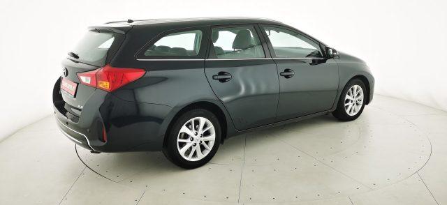 TOYOTA Auris Touring Sports 1.4 D-4D Lounge