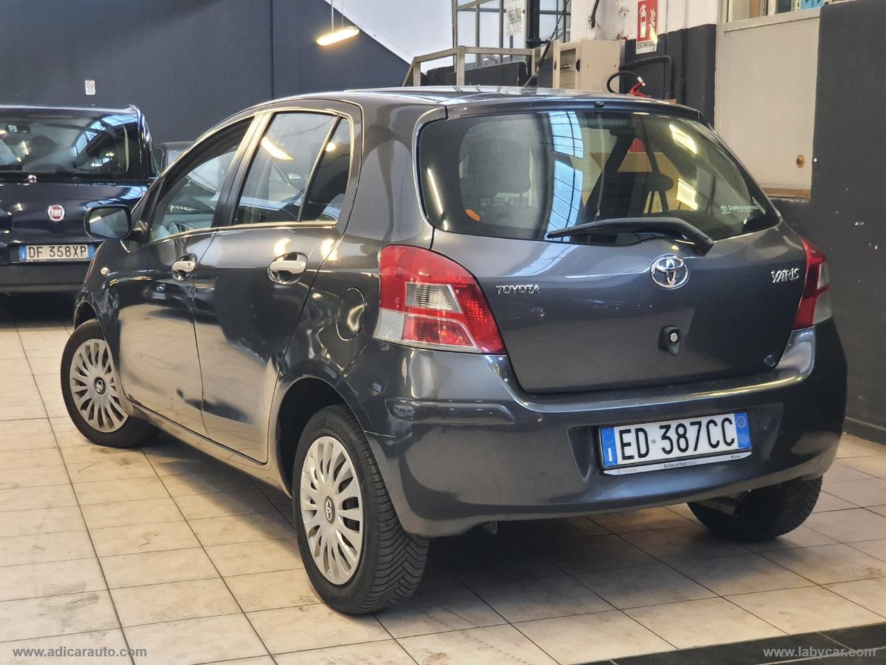 TOYOTA Yaris 1.3 5p. Sol