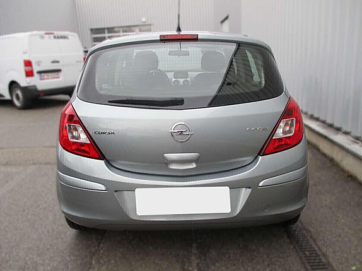 Opel Corsa - APERTI AD AGOSTO