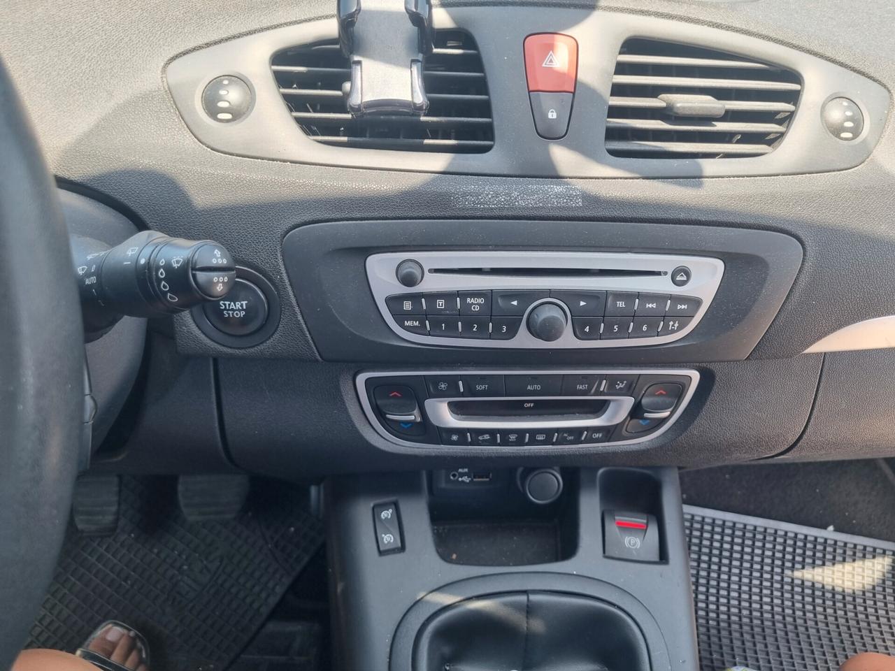 Renault Scenic 1.9 dCi 130CV EleGO 7 POSTI