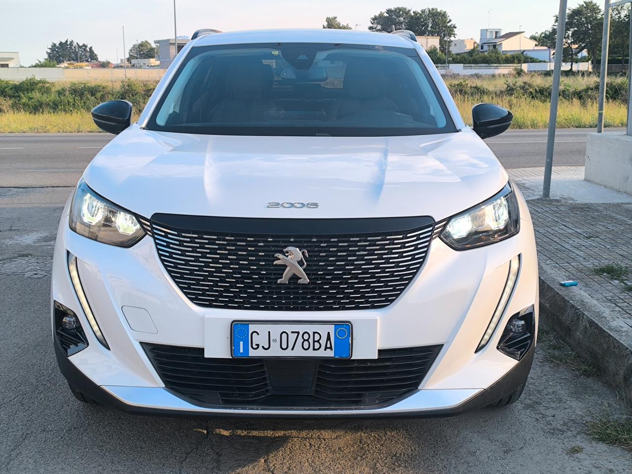 PEUGEOT 2008 1.5 DIESEL EAT8 ALLURE PACK NAVI 10 HD/COCKPIT/