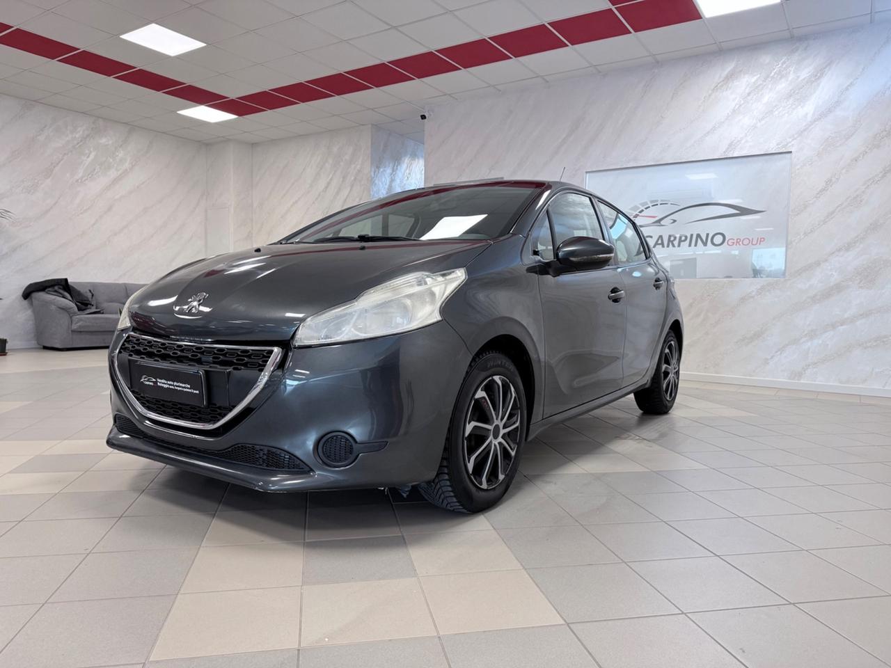 Peugeot 208 1.4 HDi 68 CV 5 porte Allure