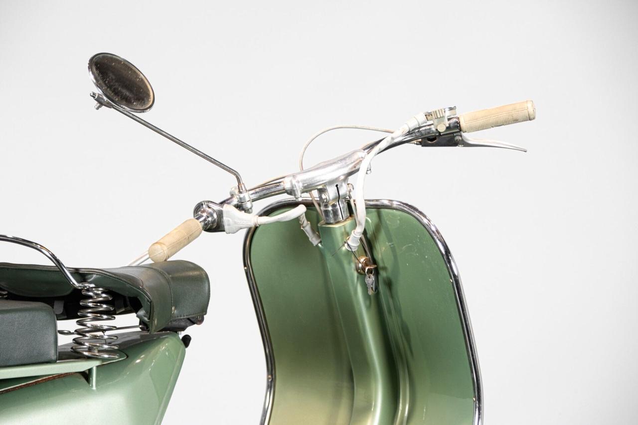 Piaggio Vespa 125 Vacanze Romane