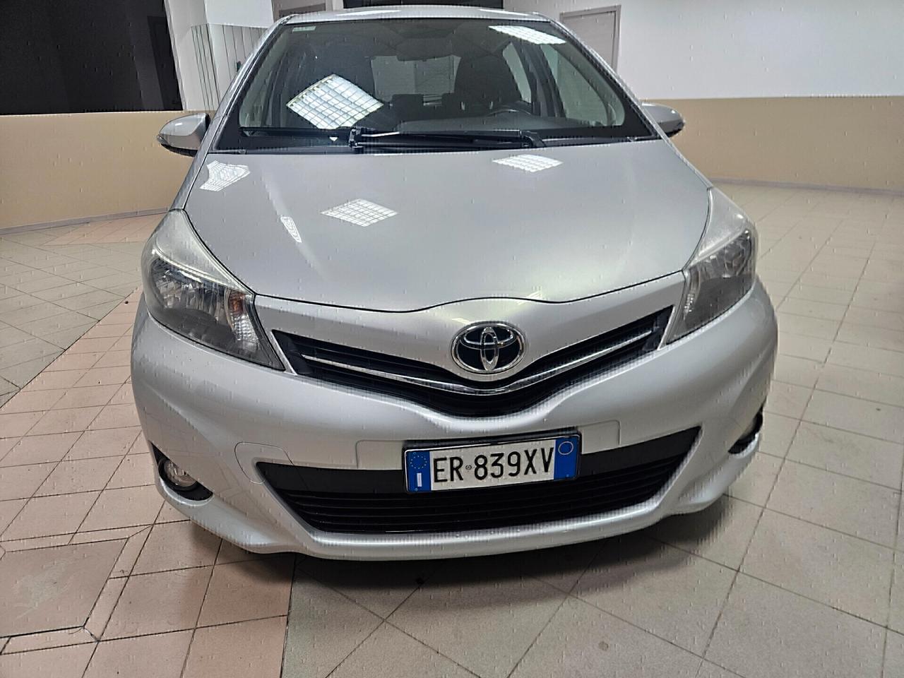 Toyota Yaris 1.4 D-4D 5 porte Lounge