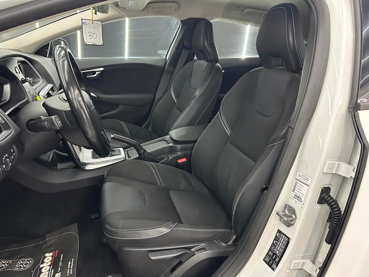 Volvo V40 V40 II 2012 1.6 d2 R-design Momentum