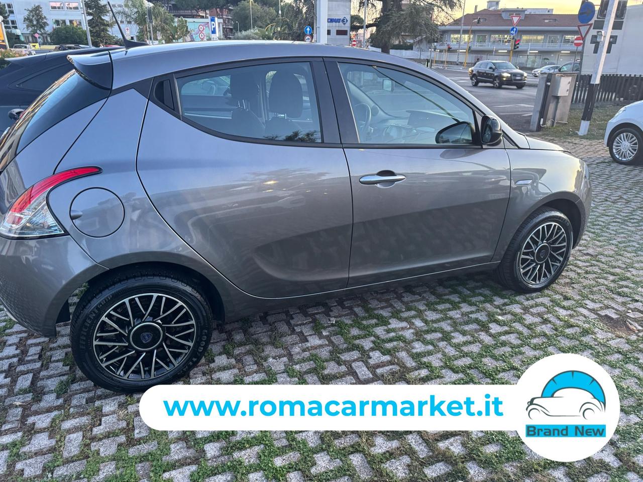 Lancia Ypsilon 1.0 firefly hybrid Platino s&s 70cv KM CERTIFICATI