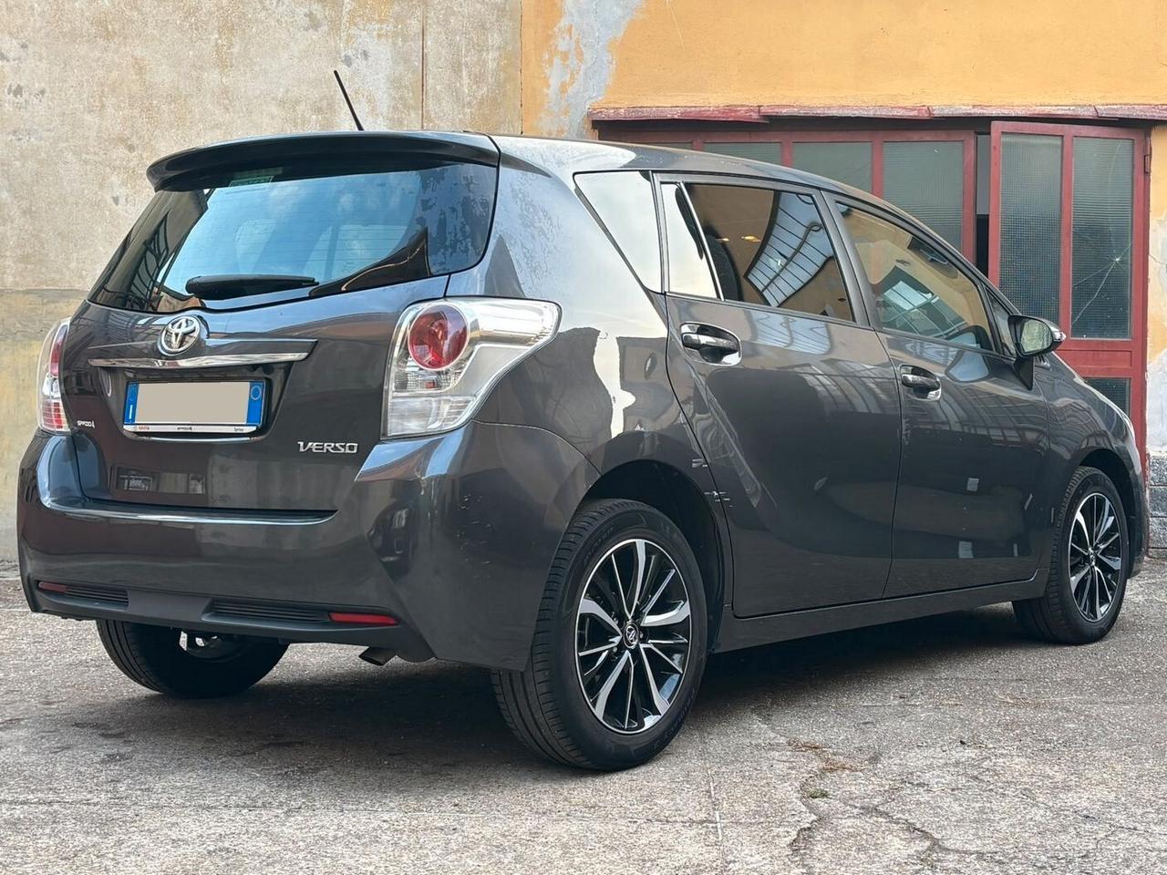 Toyota Verso 1.6 Style 5 posti * 59.000 KM *
