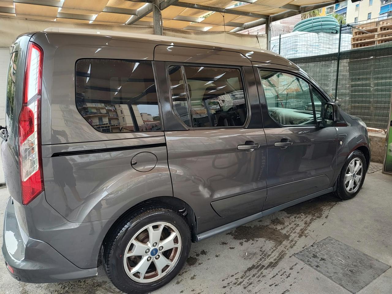 Ford Tourneo Connect 1.5 TDCi 120 CV Plus