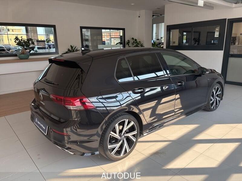 Volkswagen Golf 8 2.0 TDI R-LINE 150CV DSG