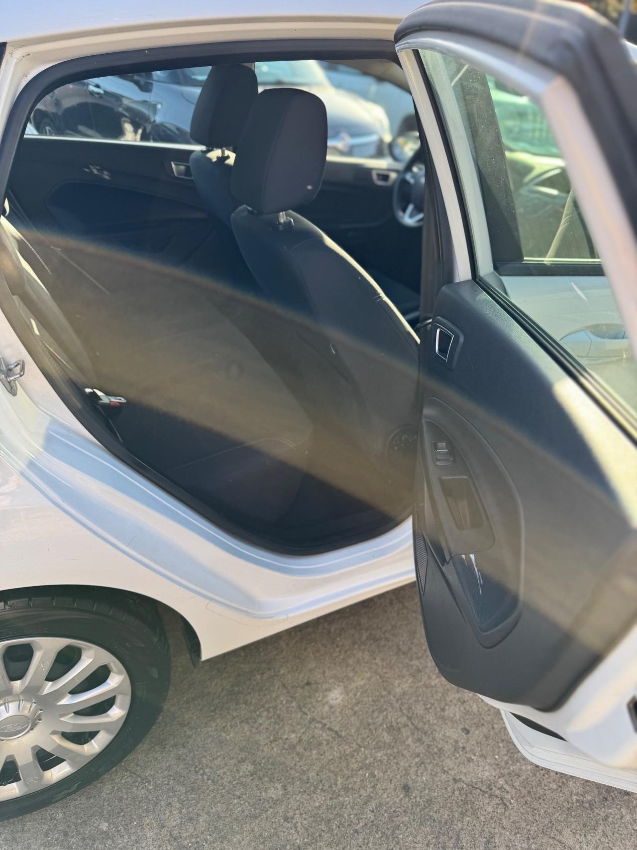 Ford Fiesta 1.5 TDCi 75CV 5 porte Black & White Edition