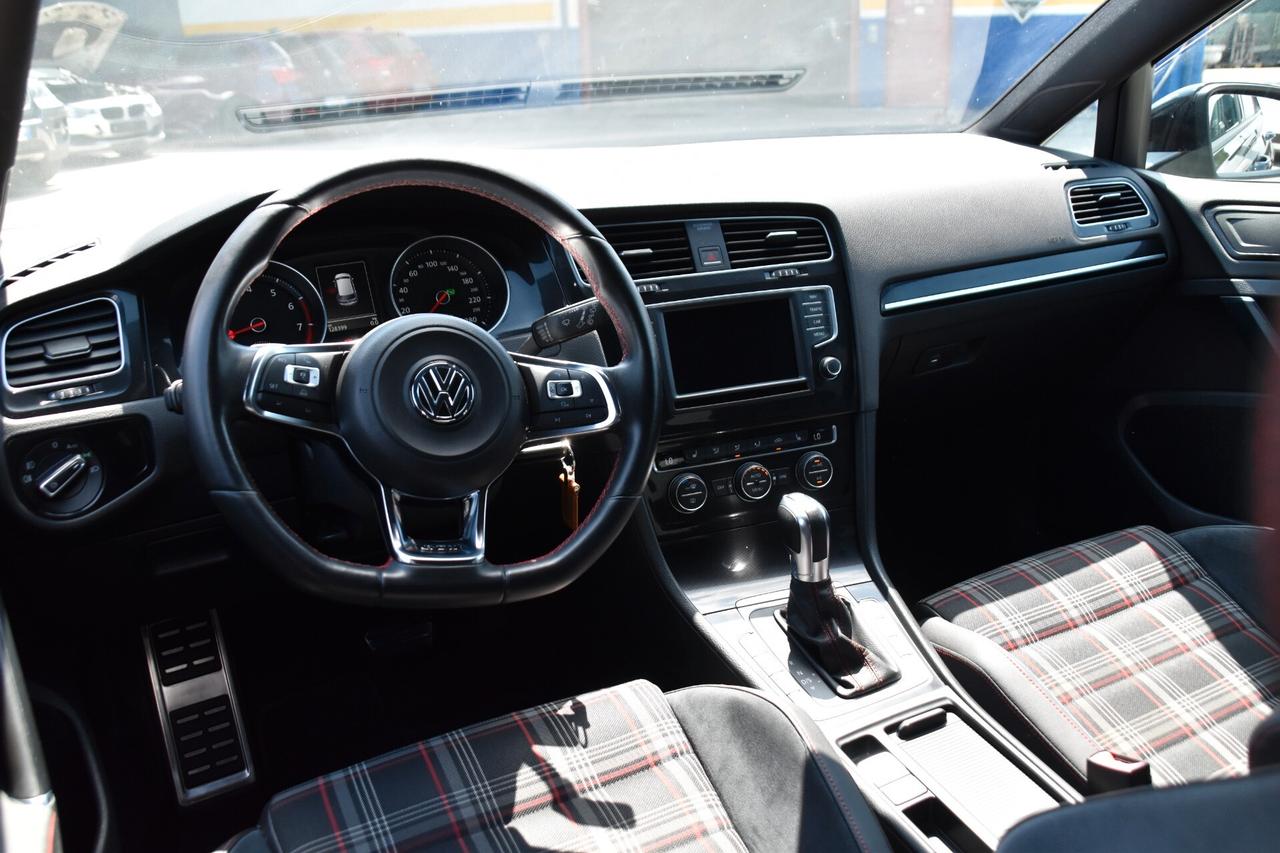 Volkswagen Golf GTI Performance 2.0 TSI DSG 5p. BlueMotion Technology
