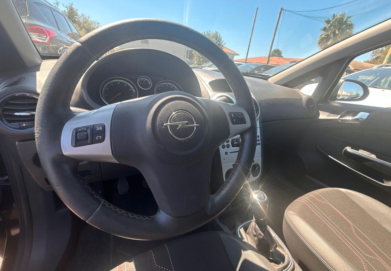 Opel Corsa 1.2 3 porte b-color