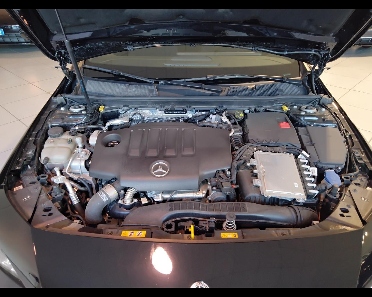 Mercedes-Benz CLA Coupe - C118 2023 - CLA Coupe 200 d AMG Line Advanced Plus auto