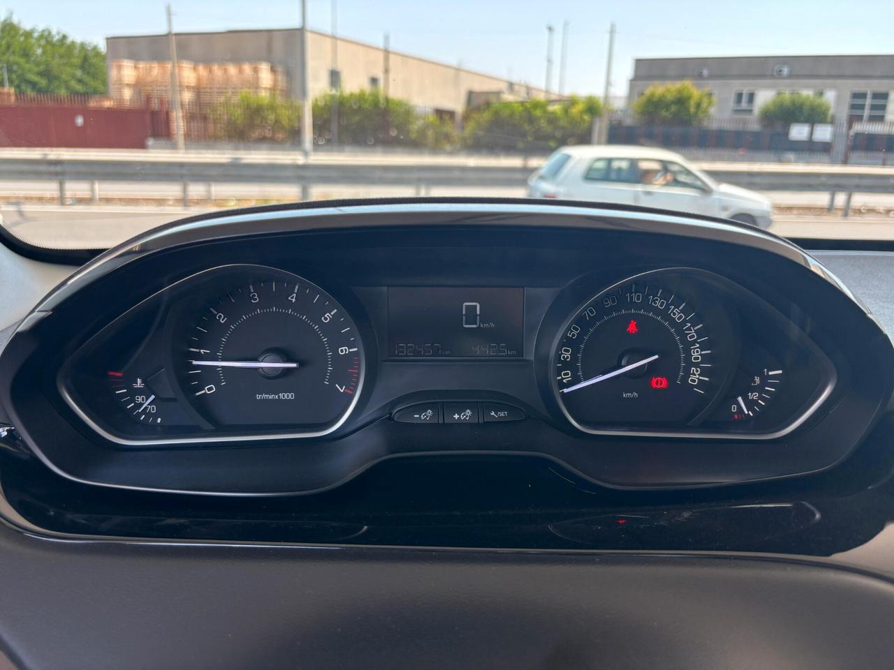 Peugeot 208 PureTech 82 5 porte Allure