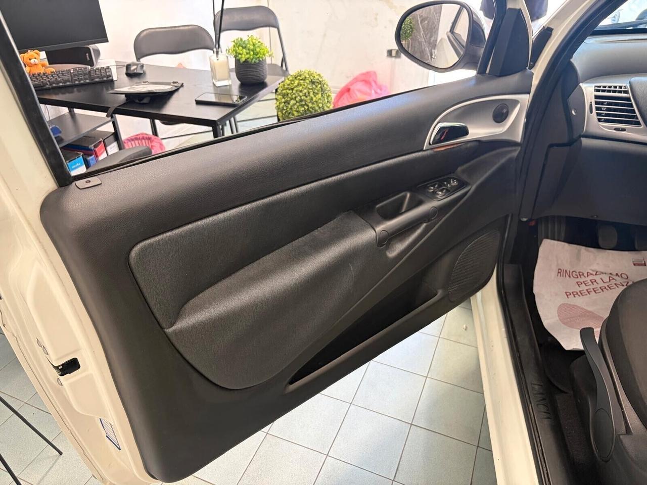 Lancia Ypsilon DIVA 1.2 EURO5 12 MESI DI GARANZIA