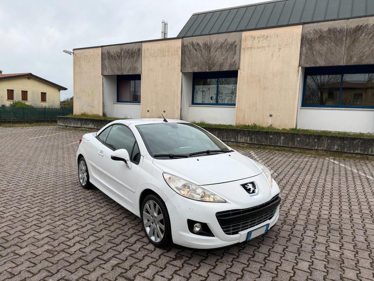Peugeot 207cc 1.6 HDi Cabrio OK Neopatentati