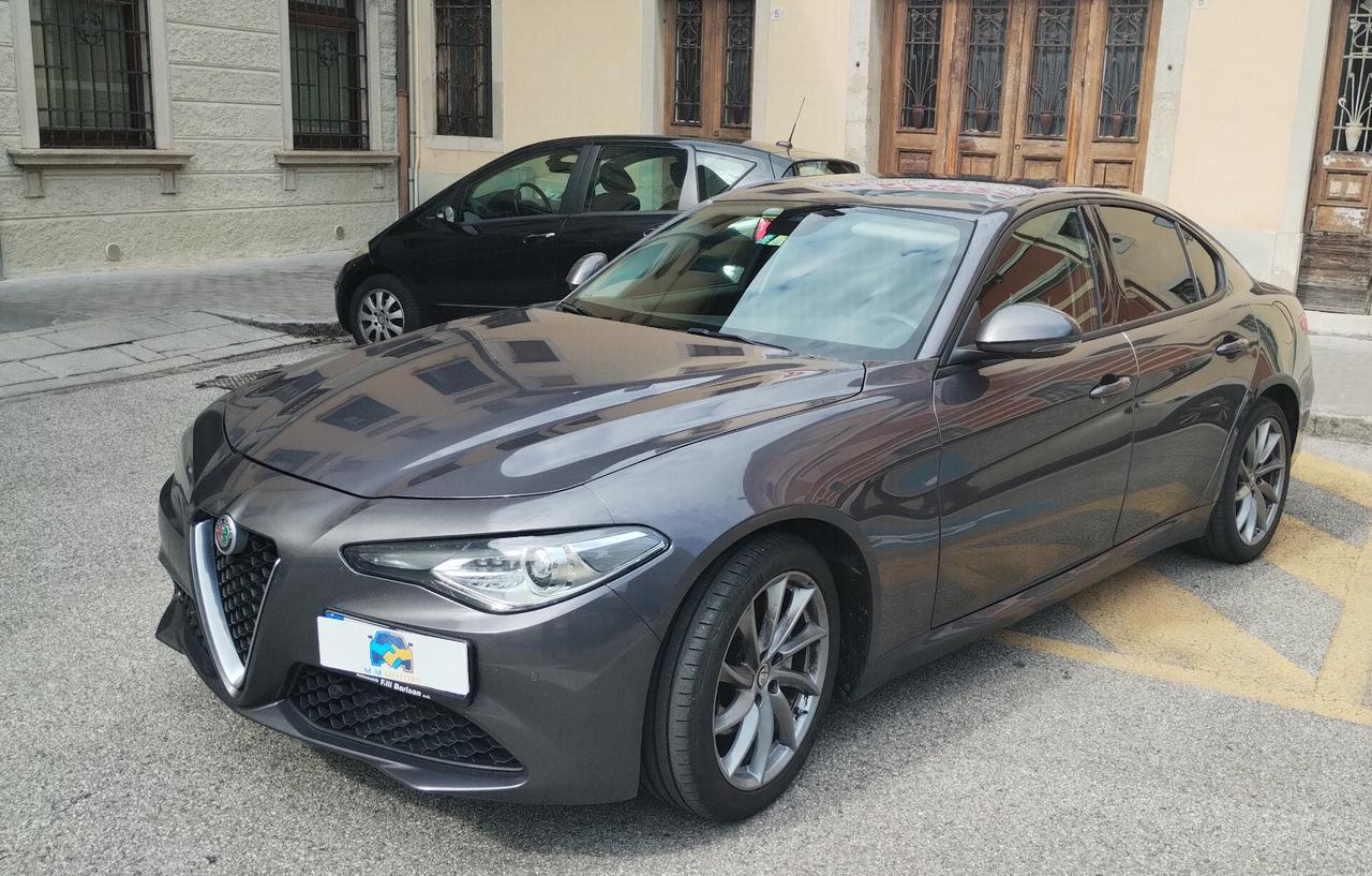 Alfa Romeo Giulia 2.0 Turbo 200 CV AT8 Super