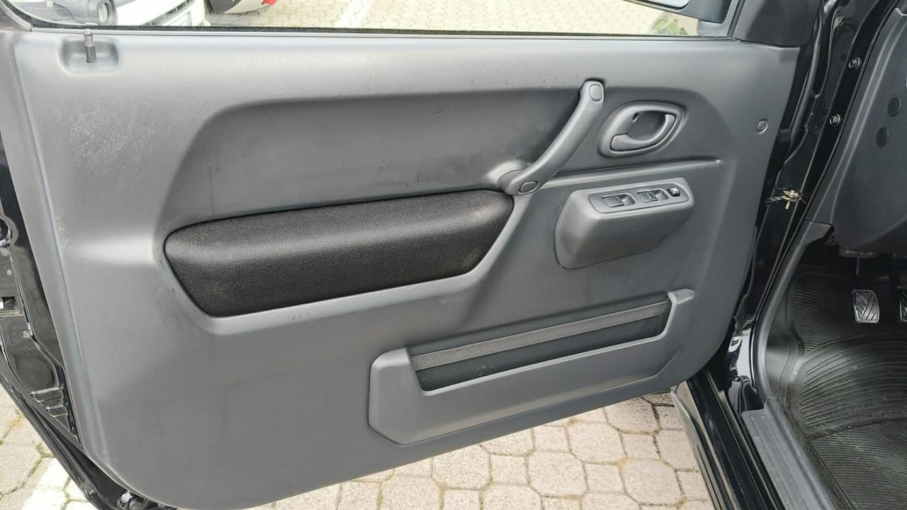 Suzuki Jimny GANCIO TRAINO