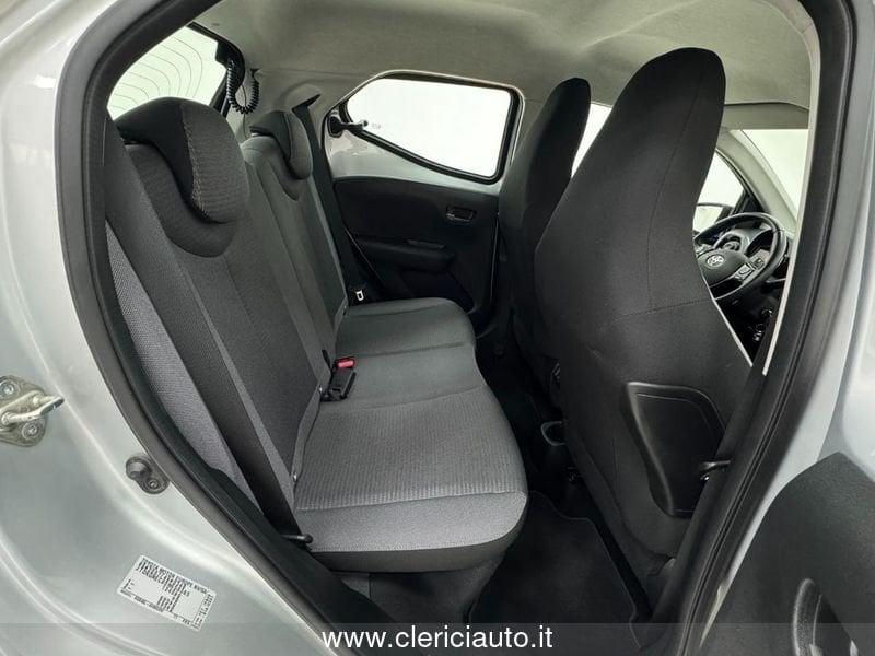 Toyota Aygo Connect 1.0 VVT-i 72 CV 5 porte x-play