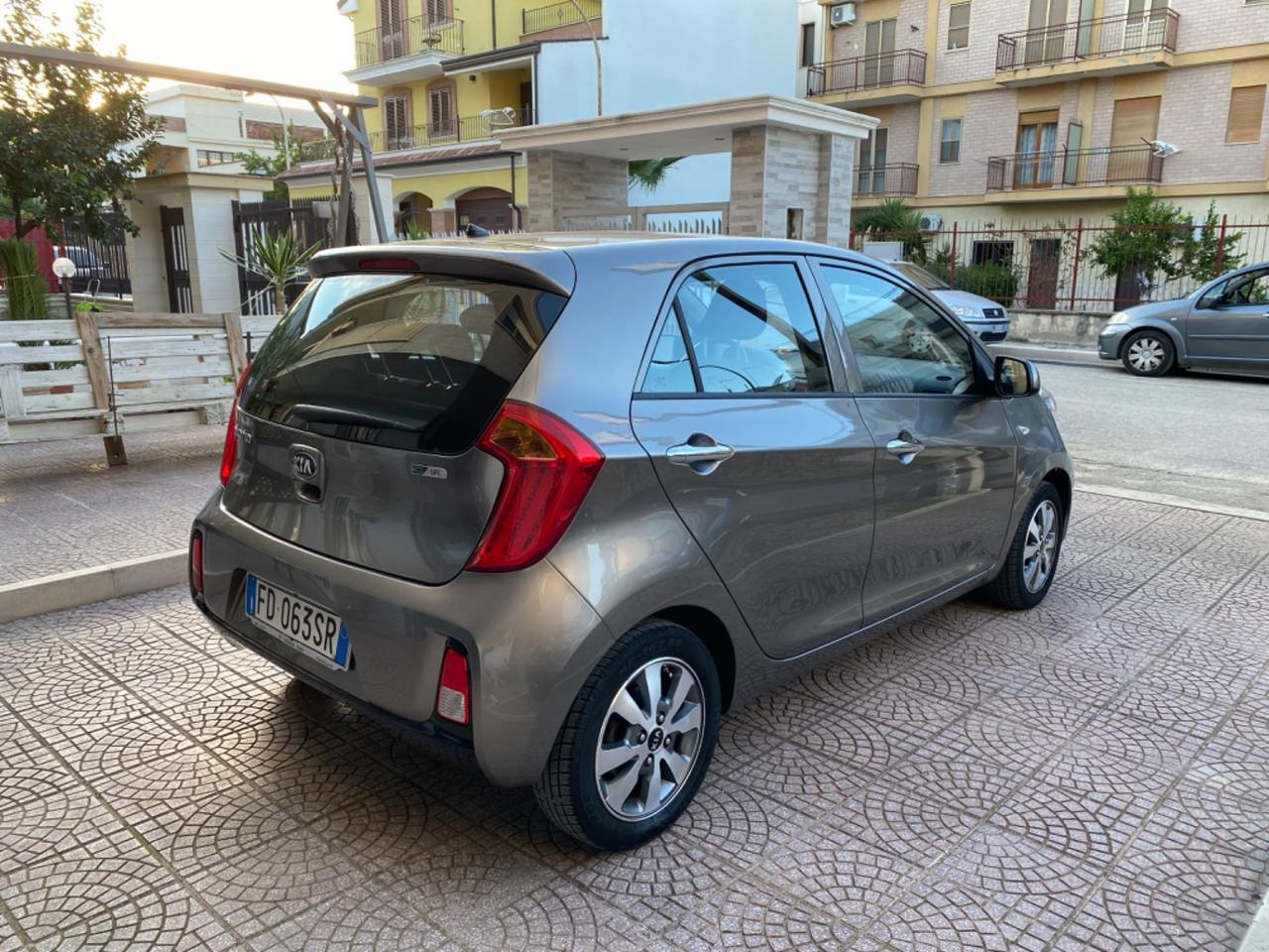 Kia Picanto 1.0 12V EcoGPL 5 porte Active