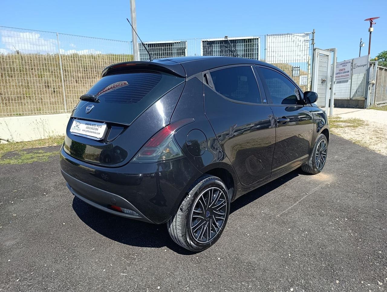 Lancia Ypsilon 1.2 Elefantino Blu s&s 69cv my19 NEOPATENTATI