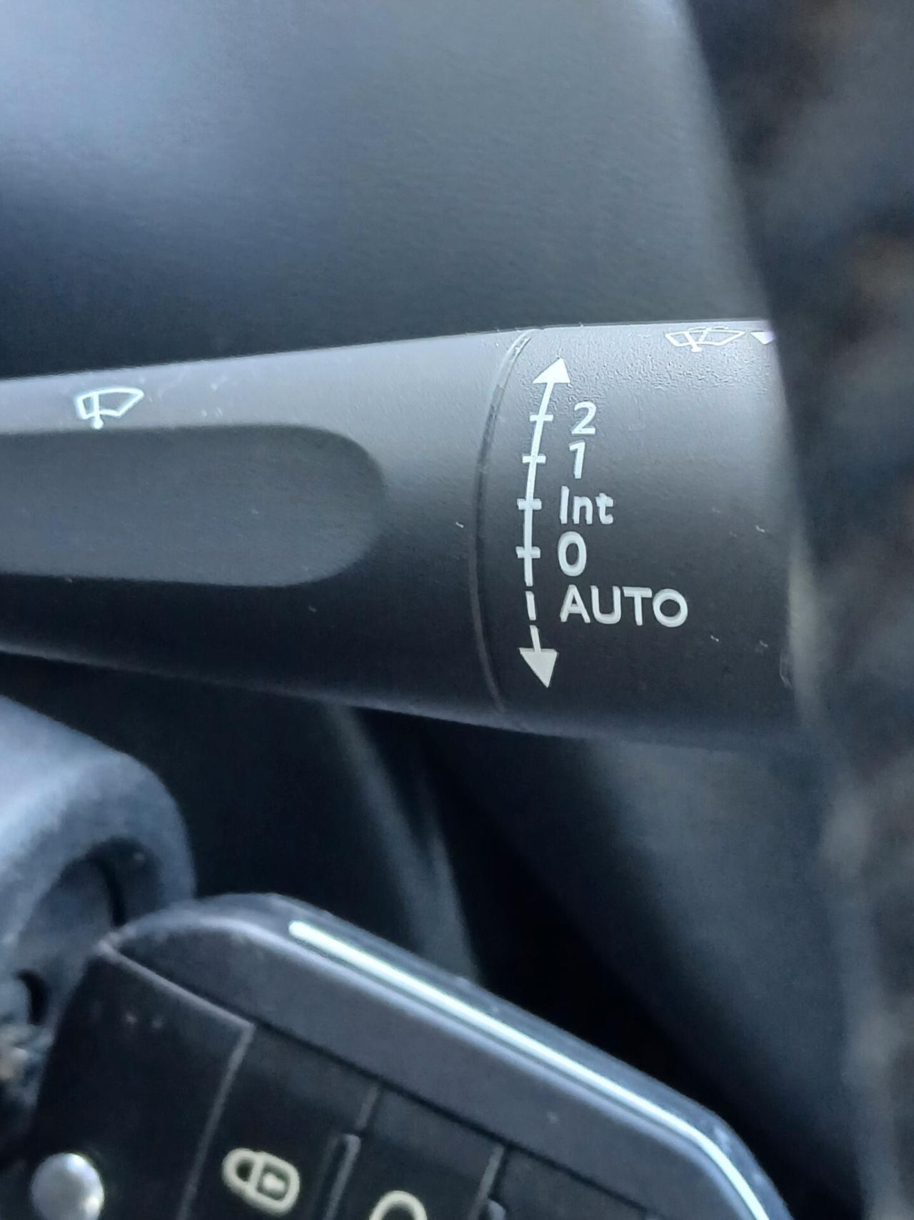 Peugeot 208 1.2 VTi 82 CV 5 porte Limited