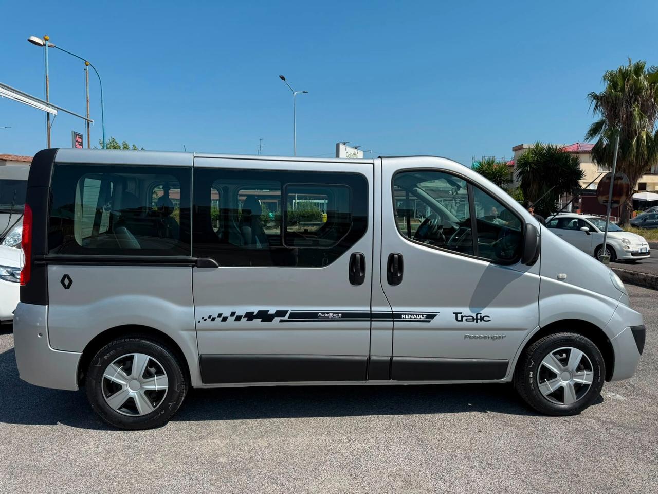 RENAULT TRAFIC 2.0DCi 115CV 9POSTI