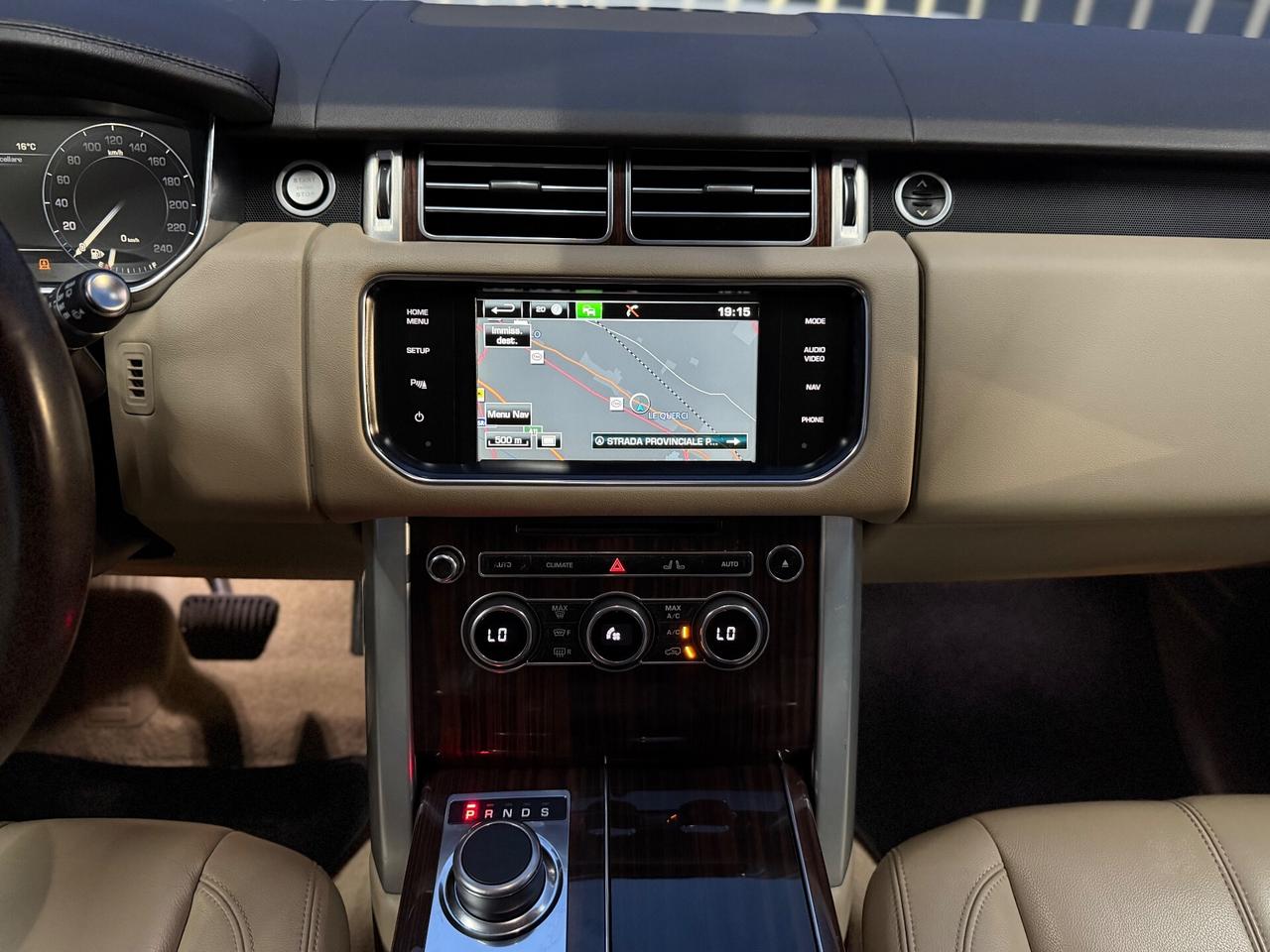 Land Rover Range Rover Vogue 3.0TDV6 black edition