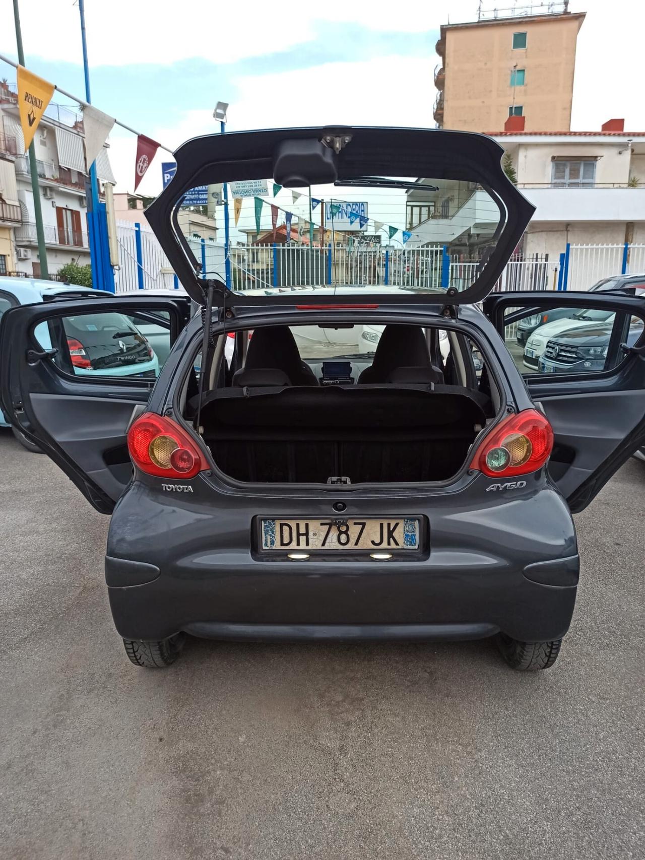 Toyota Aygo 1.0 12V VVT-i 5 porte Automatica