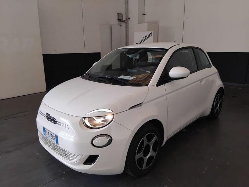 FIAT 500 500e Berlina 42 kWh Passion