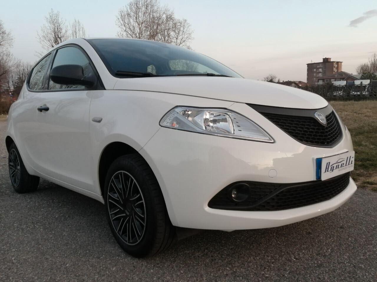 Lancia Ypsilon 1.2 69 CV 5p. Elefantino Blu 22milaKM