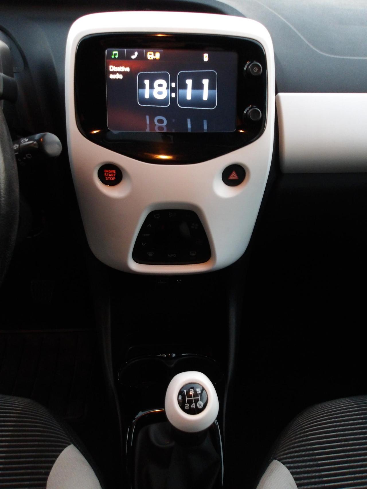 Peugeot 108 5 Porte 108 5p 1.2 puretech Allure Top! E6