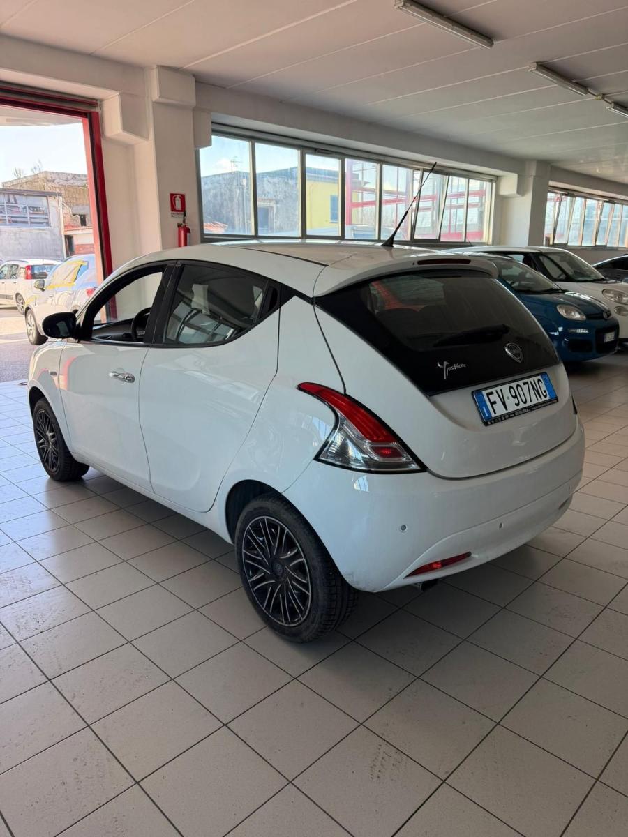 LANCIA - Ypsilon - 1.2 69 CV 5p. Gold