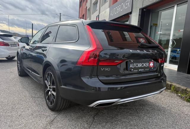 VOLVO V90 Cross Country D4 AWD Pro