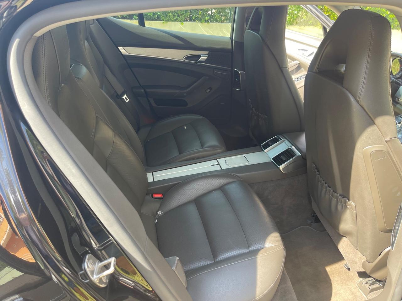 Porsche Panamera 4.0 4S Diesel (PERMUTA)
