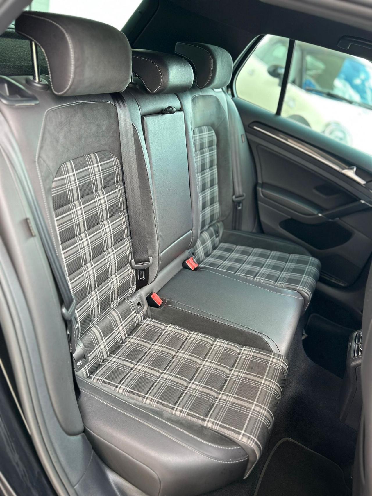 Volkswagen Golf GTD 2.0 TDI DSG 5P BlueMotion Technology