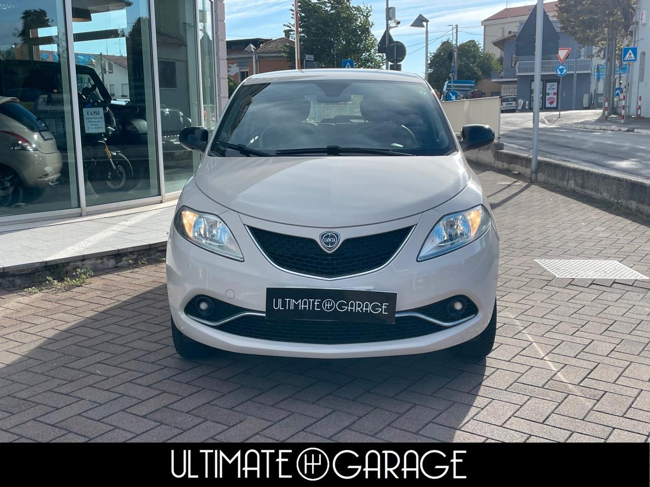 Lancia Ypsilon 0.9 TwinAir 85 CV 5 porte Metano Ecochic Gold NEOPATENTATI