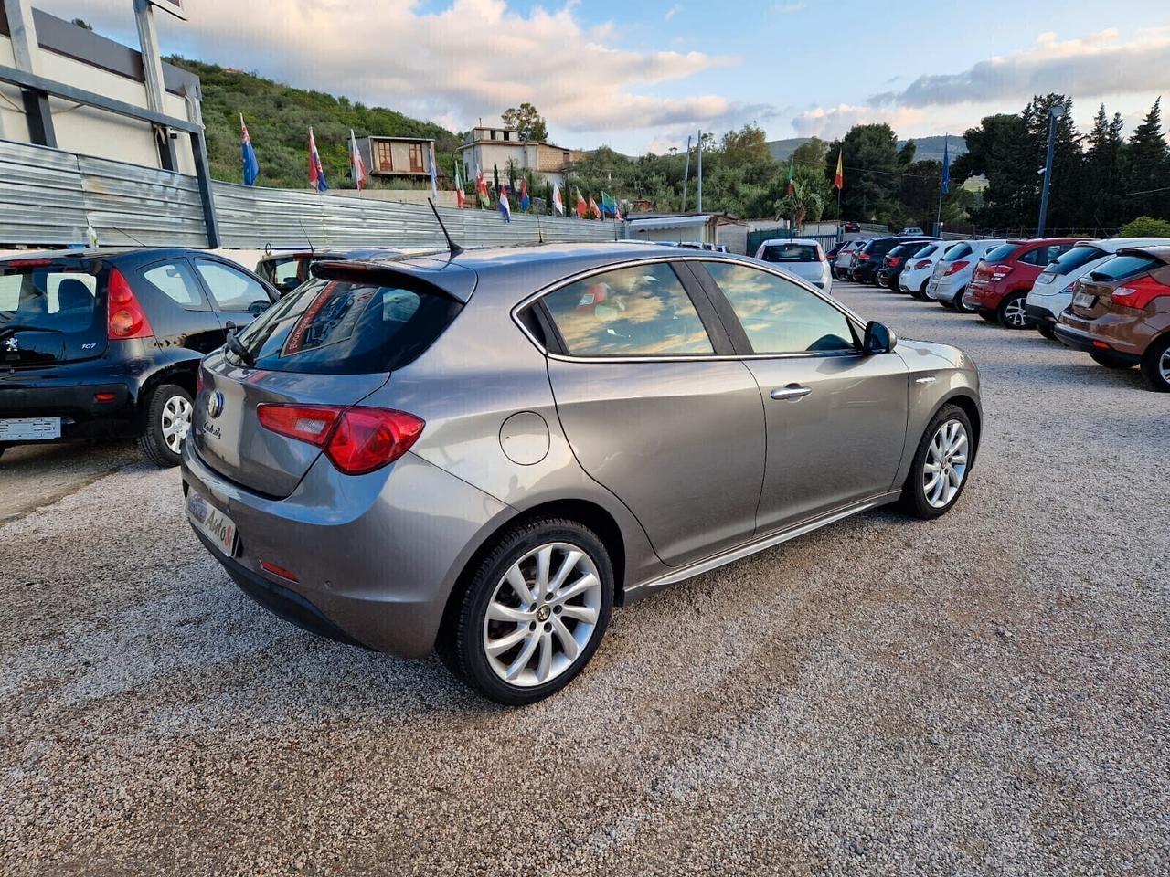 Alfa Romeo Giulietta 1.6 JTDm-2 105 CV Distinctive