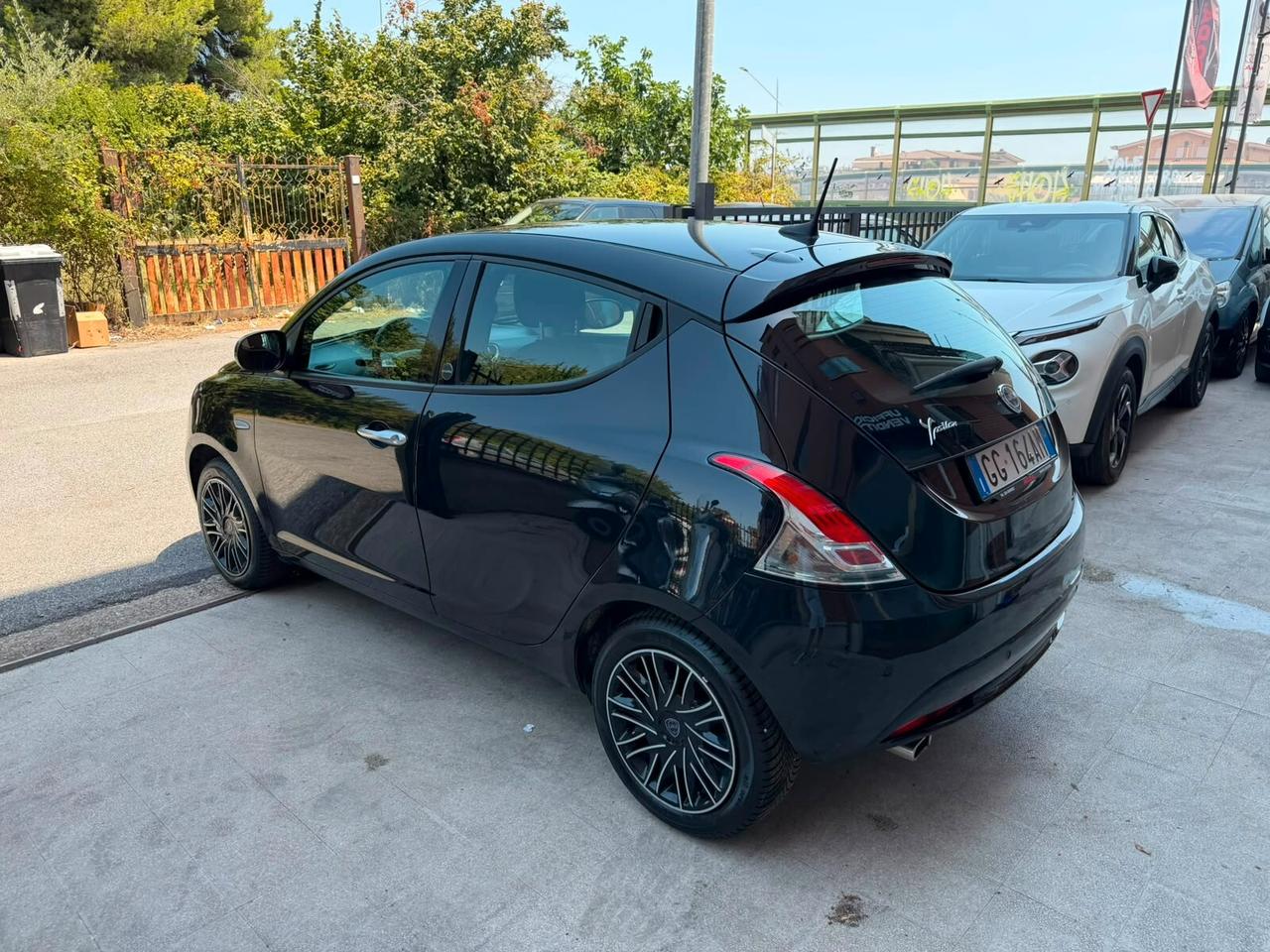 Lancia Ypsilon 1.0 FireFly 5 porte S&S Hybrid Ecochic Gold