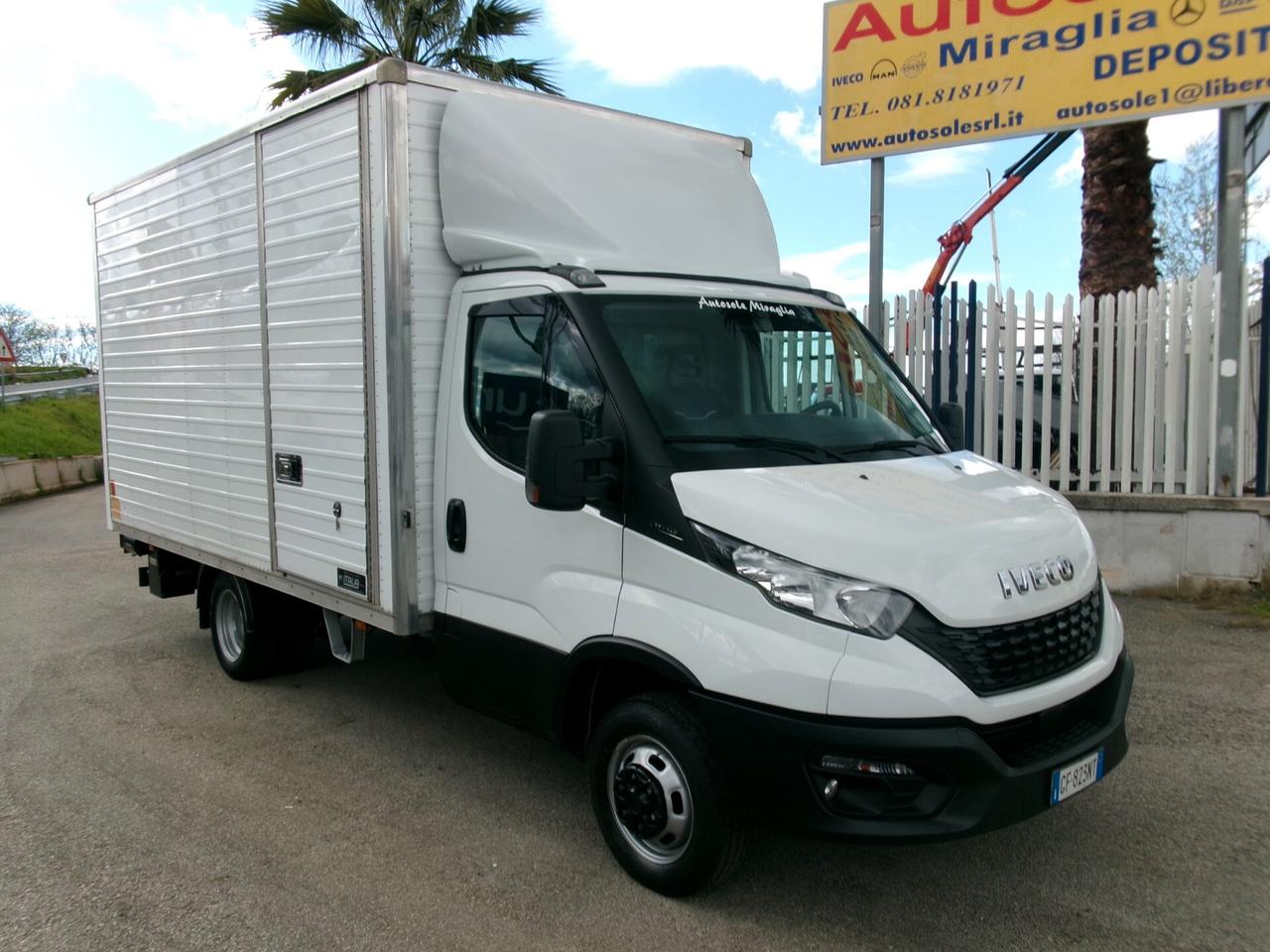 Iveco Daily 35C14 2.3 140CV E6D BOX+PEDANA CARICATRICE 8Q