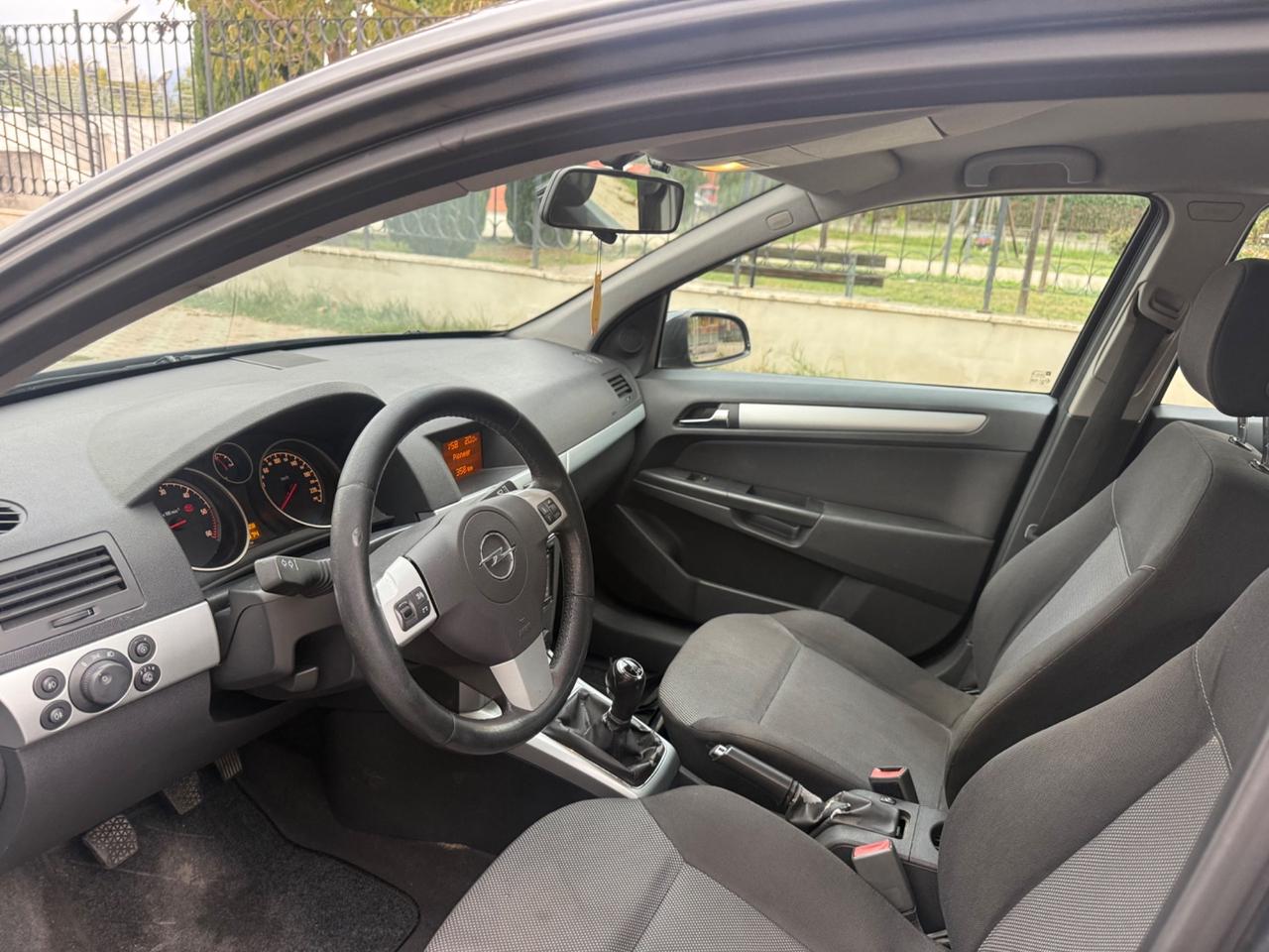 Opel Astra 1.7 CDTI 110CV 5 porte