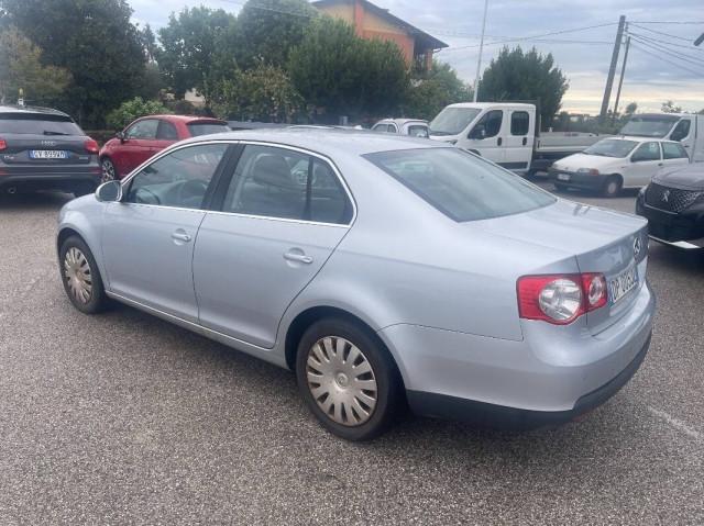 Volkswagen Jetta 1.6 Trendline GPL