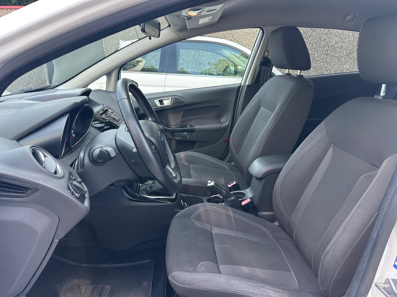 Ford Fiesta 1.4 5 porte GPL - euro 6 - ok neopatentati.