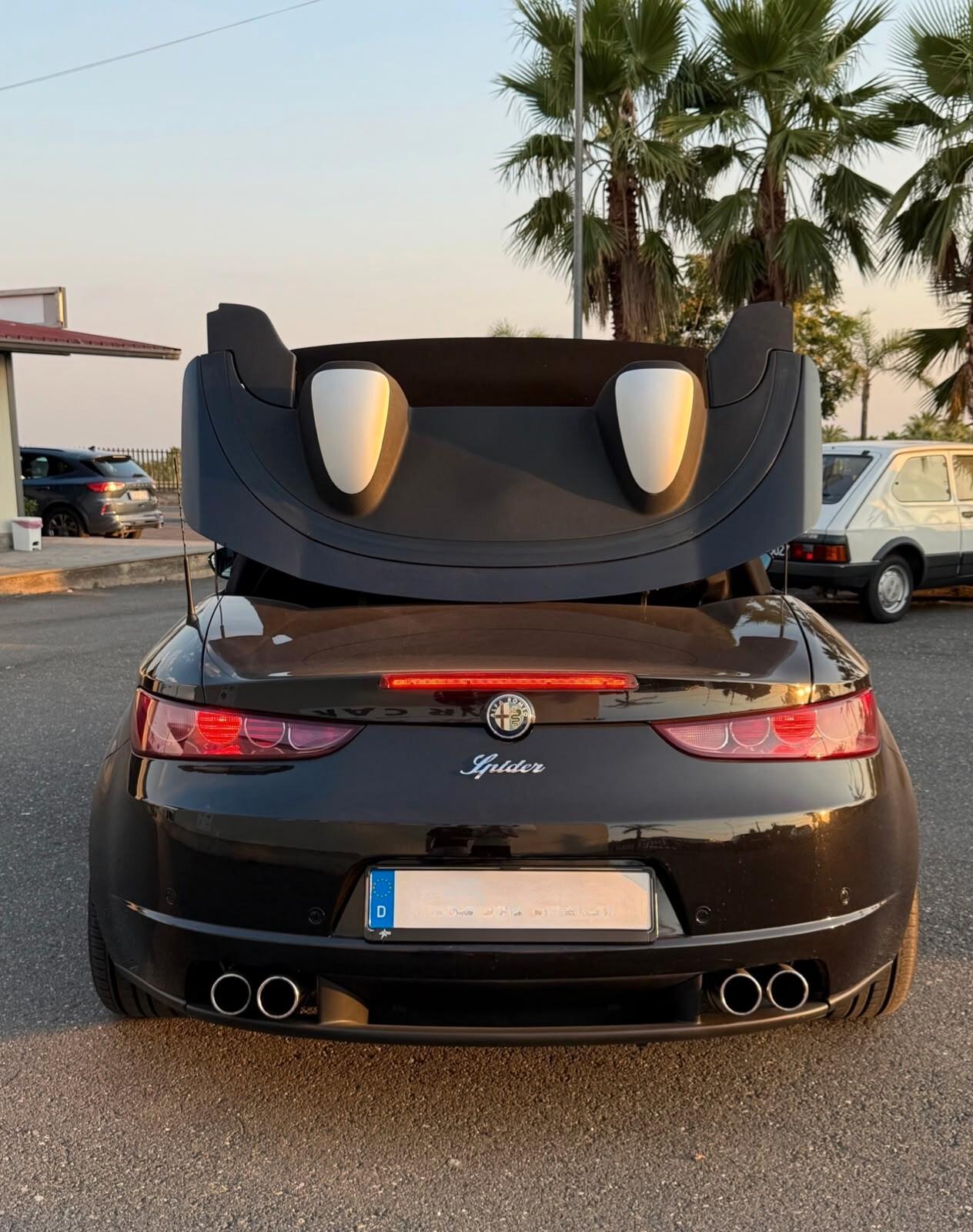Alfa Romeo Spider 1750 TBi